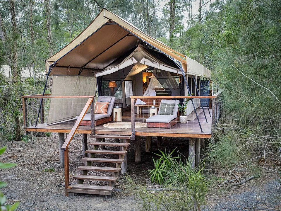 Deluxe safari tent exterior