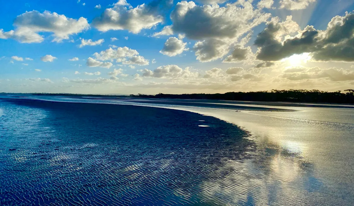 Moreton Bay: a tidal shoreline reflecting the sky