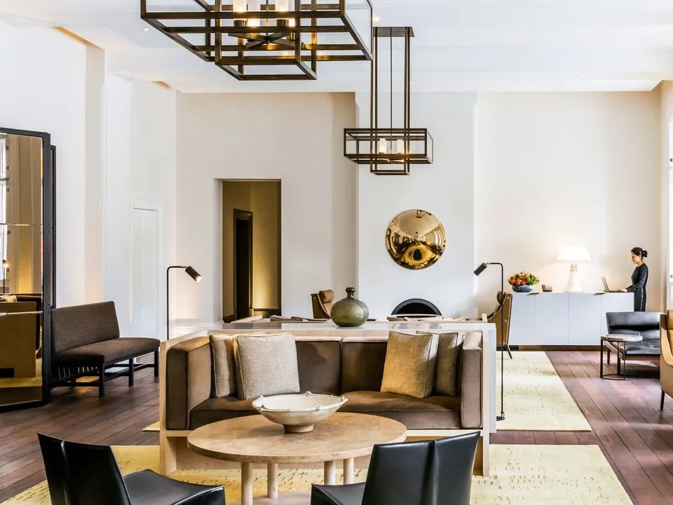 Heritage lobby lounge