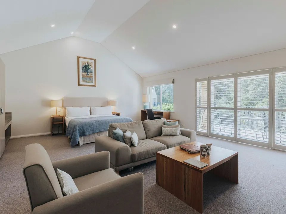 Lakeside Suite