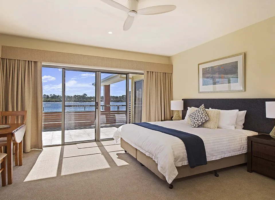 Superior King Room with river views